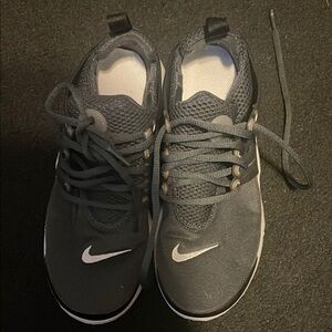 Barely worn Nike Black Sneakers